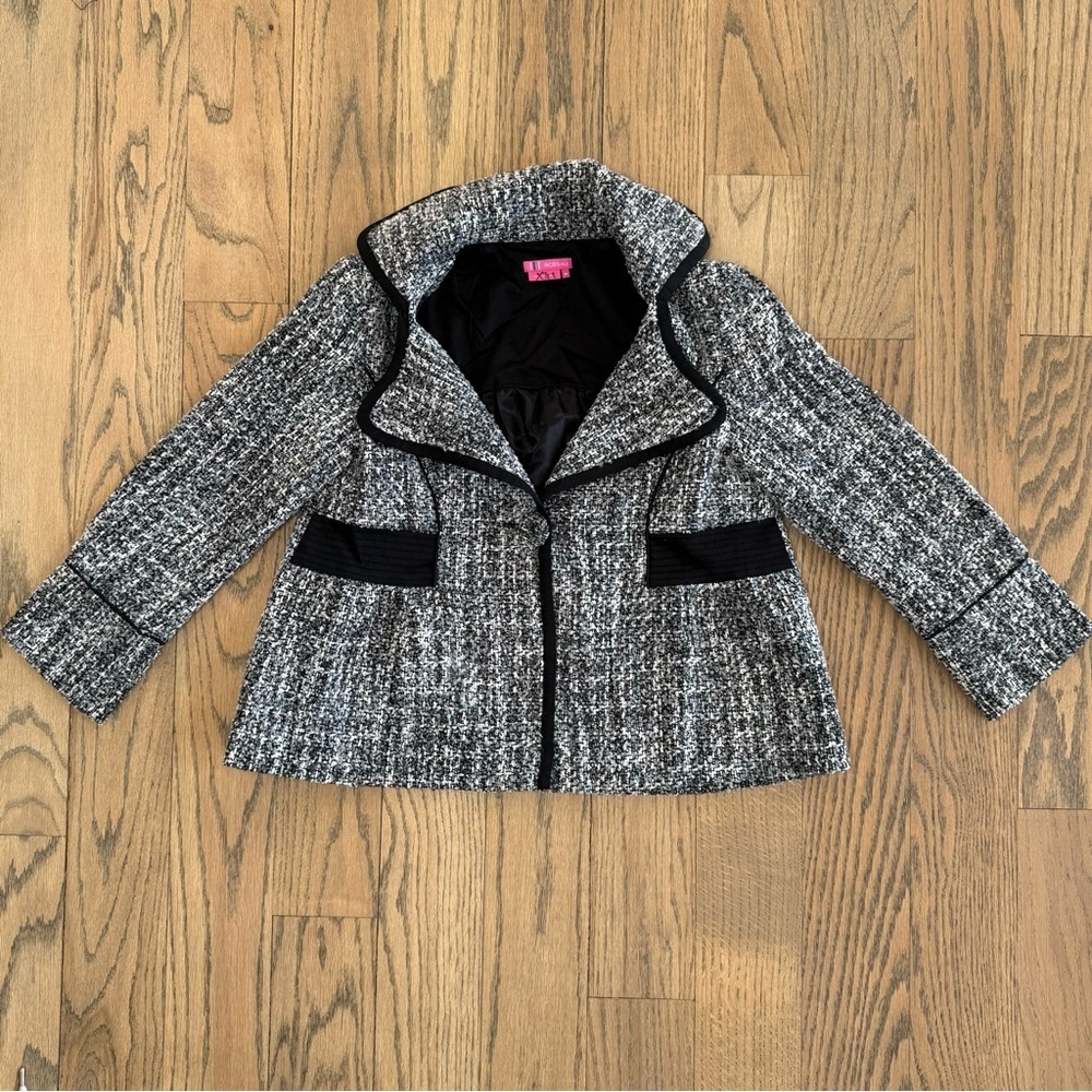 BCBGirls Stylish Tweed Black and Gray Jacket Size